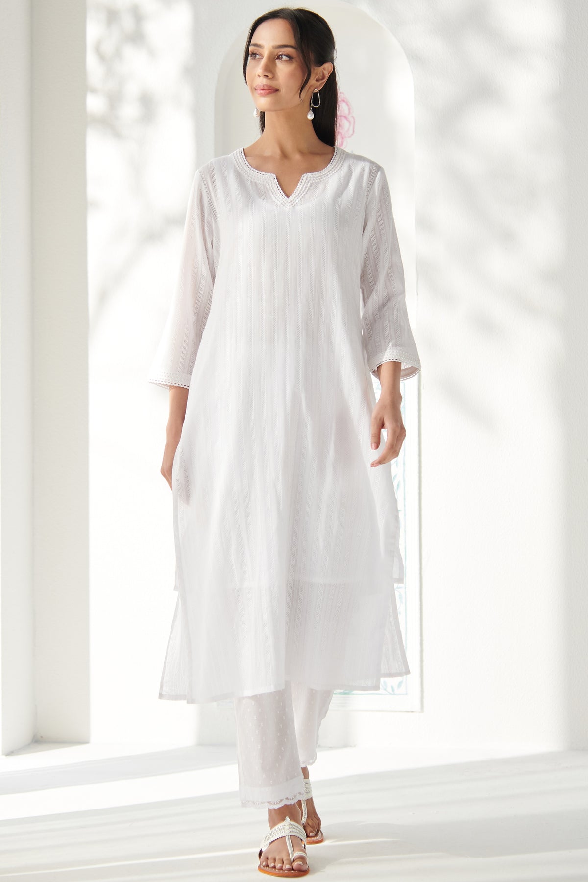 Surplus: Roza Sameera White Narrow Pants