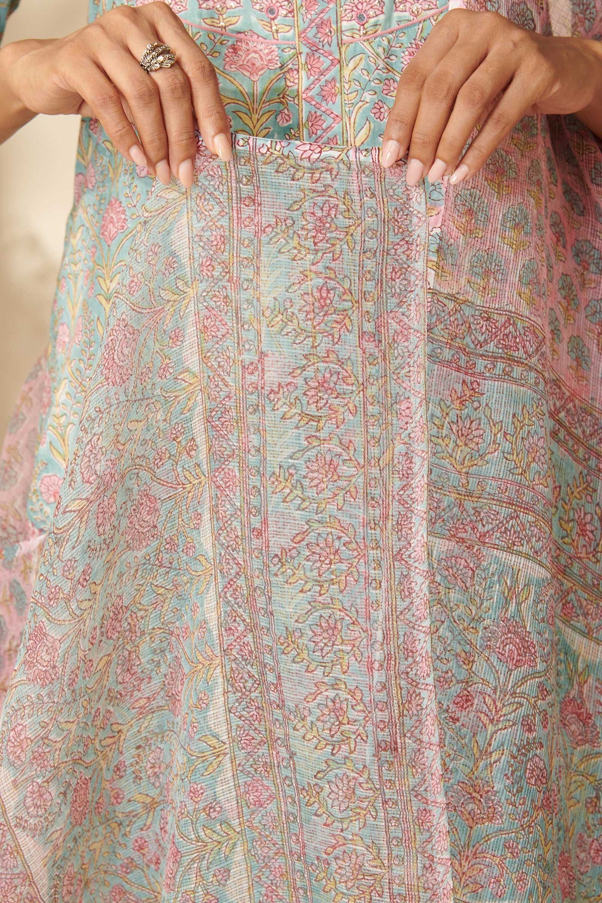 Gulbarg Arya Sanganeri Dupatta