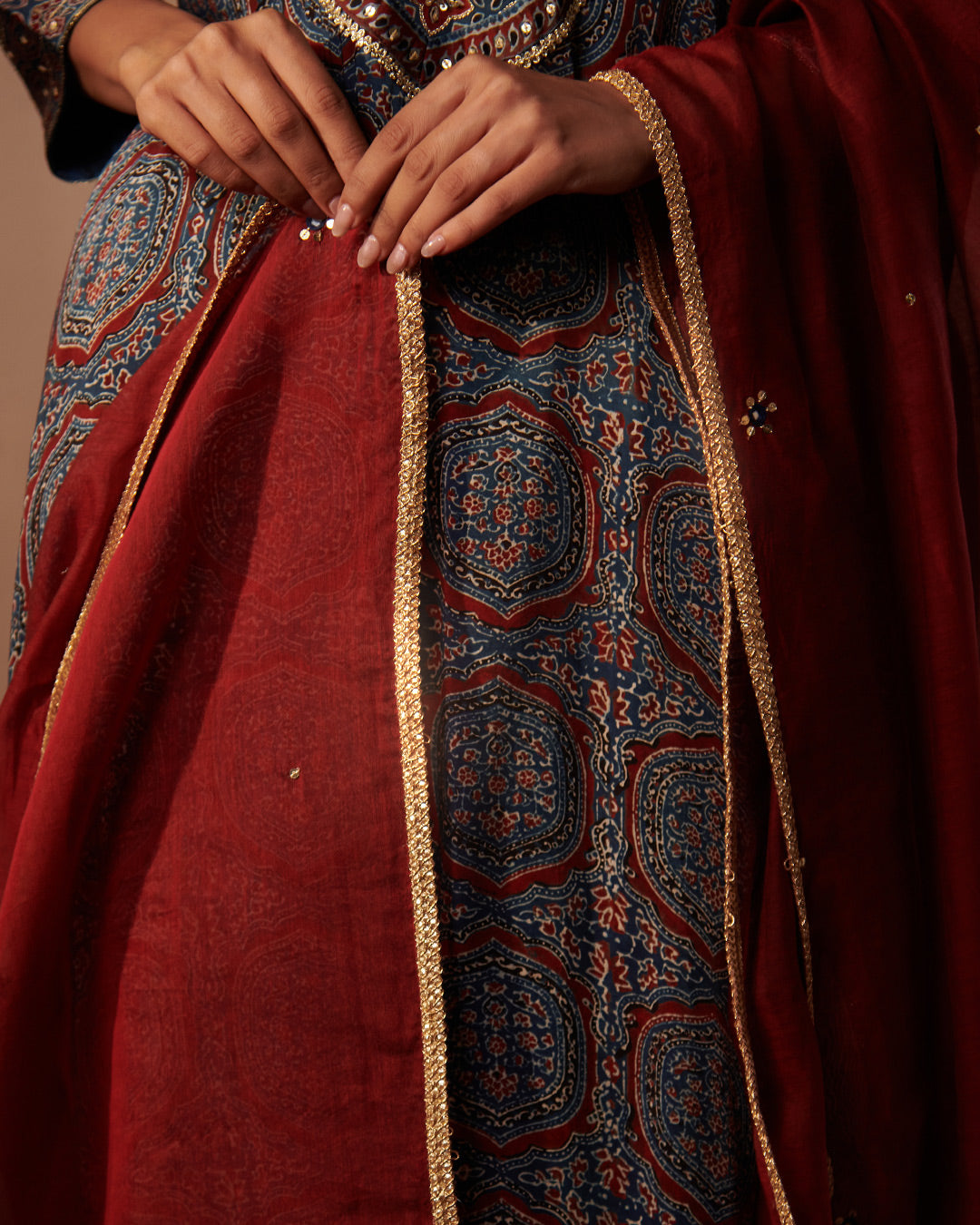 Roshanara Nazrina Maroon Dupatta