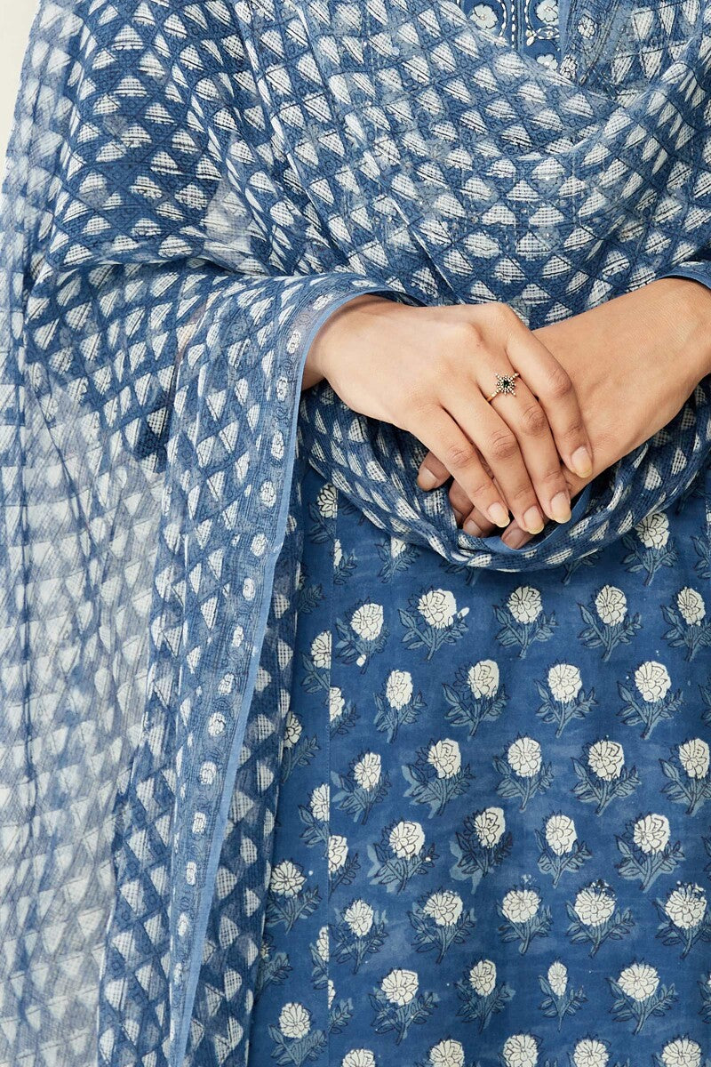 Noor Faheeza Kota Dupatta