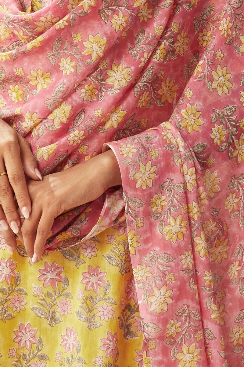 Rosheen Rehmat Sanganeri Dupatta