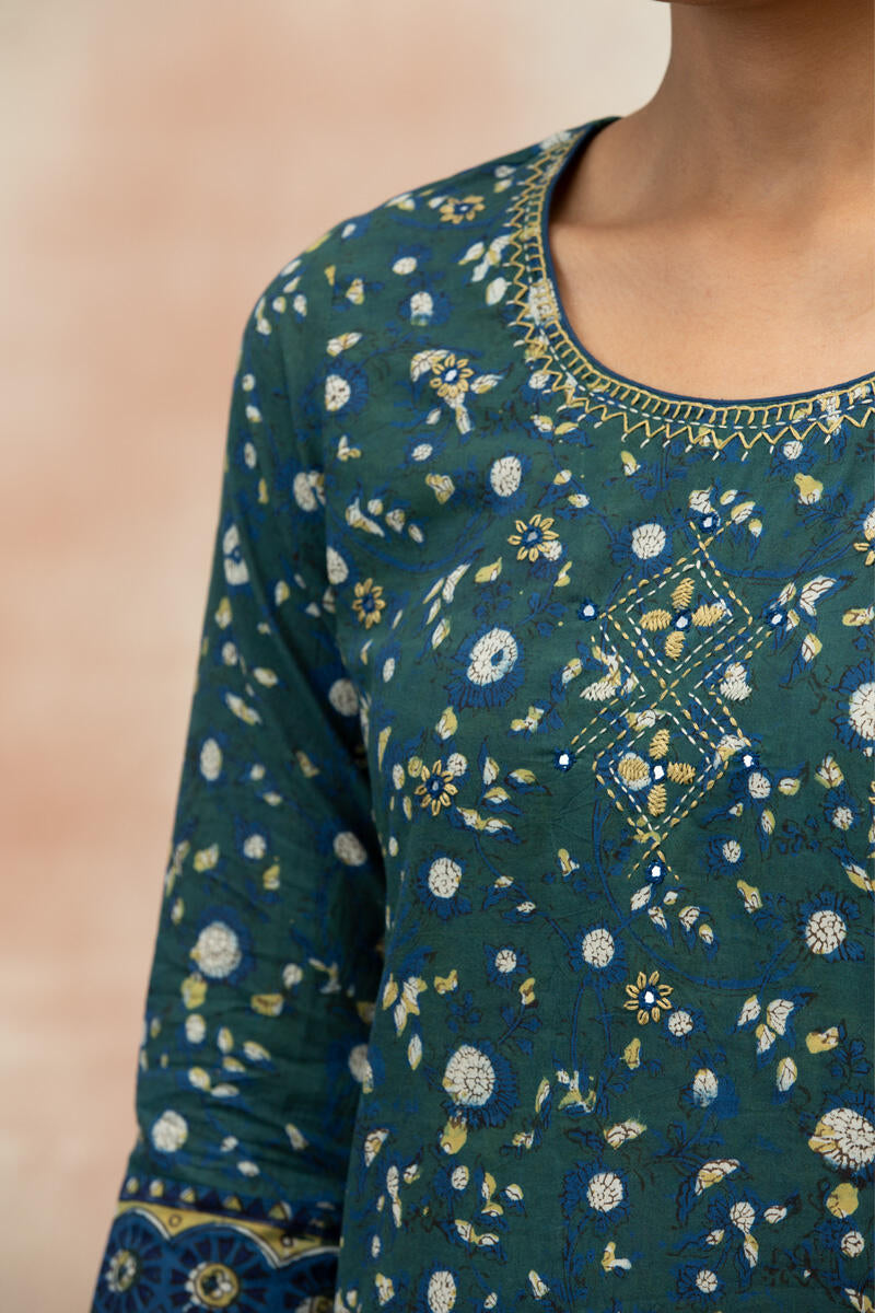 Rehnuma Nafisa Bagru Kurta