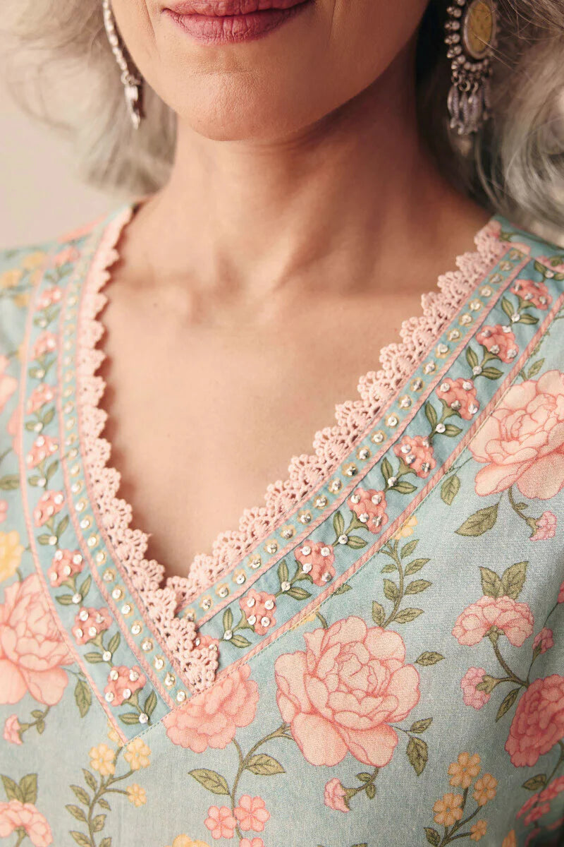 Surplus: Gulraiz Mahek Kurta