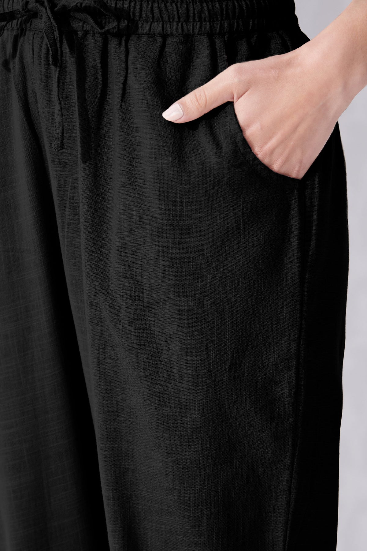 Roza Shaira Black Narrow Pants