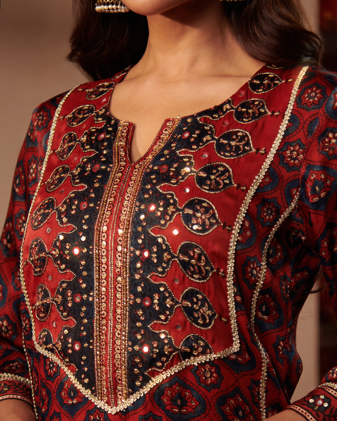 Roshanara Inaya Ajrak Kurta