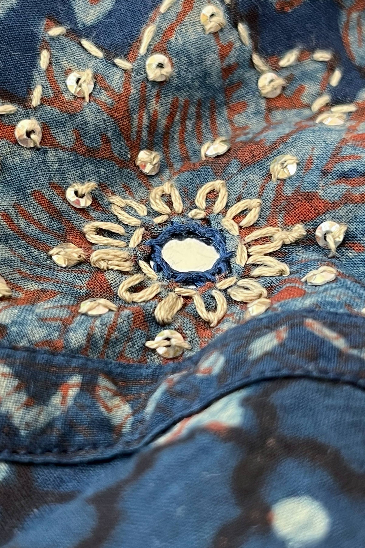 Sehra Gauhar Akola Kurta