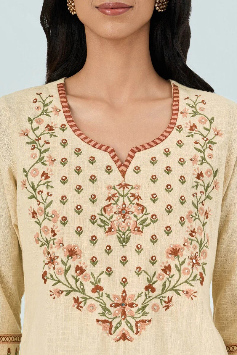 Surplus: Mehraab Fatima Kurta