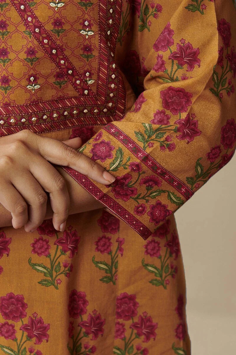 Surplus: Mahnoor Zainab Kurta