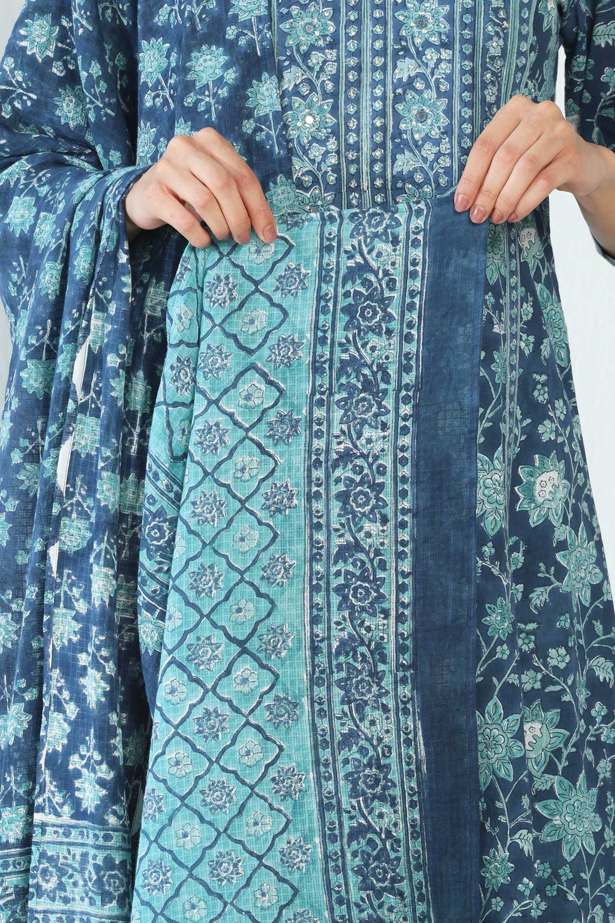 Neelofar Zeinab Sanganeri Dupatta