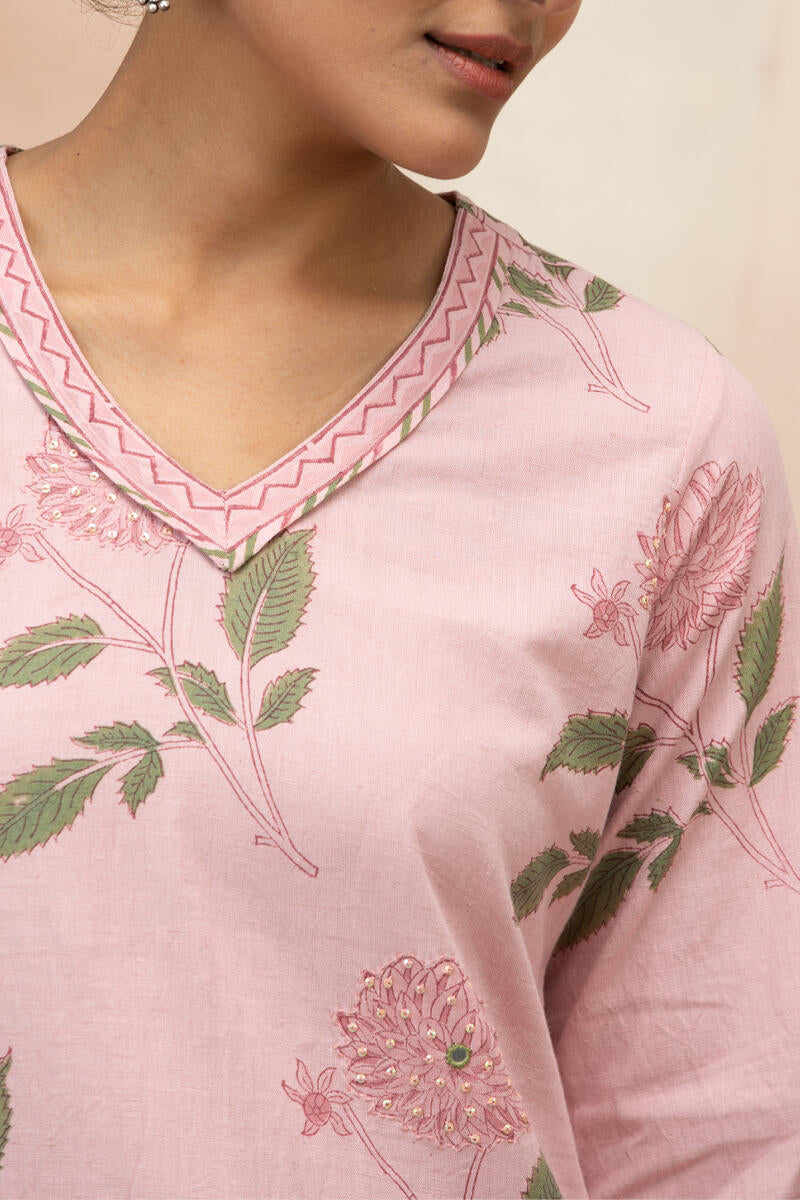 Naadirah Mirza Kurta