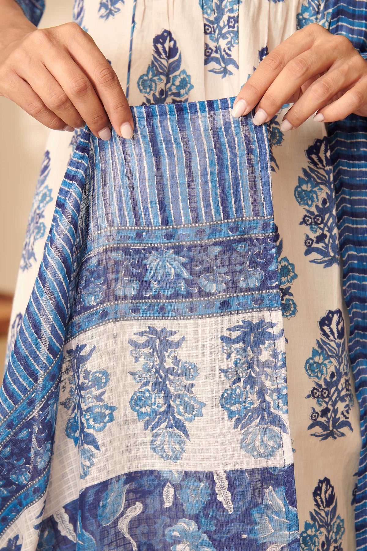 Neelofar Pariza Sanganeri Dupatta