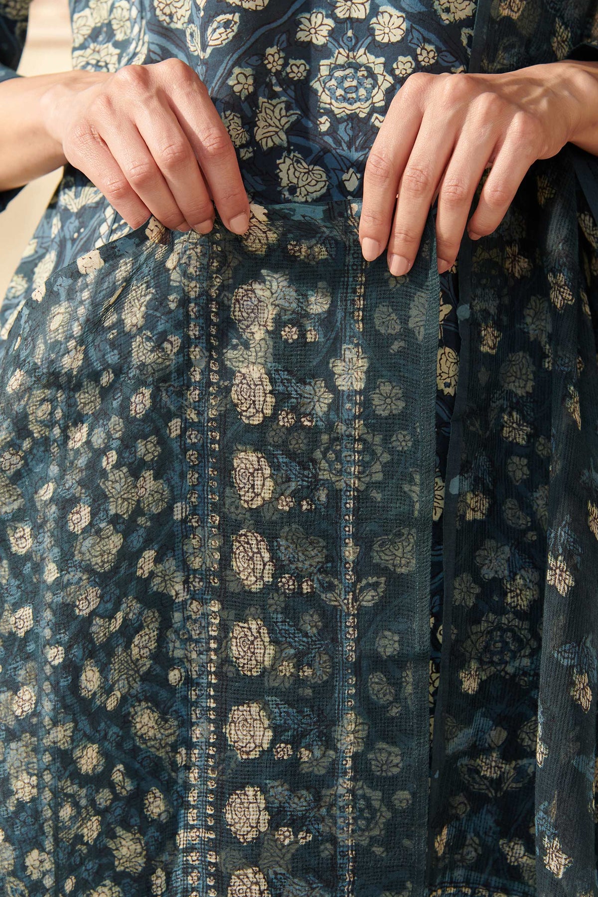 Sehra Zeinab Bagru Dupatta