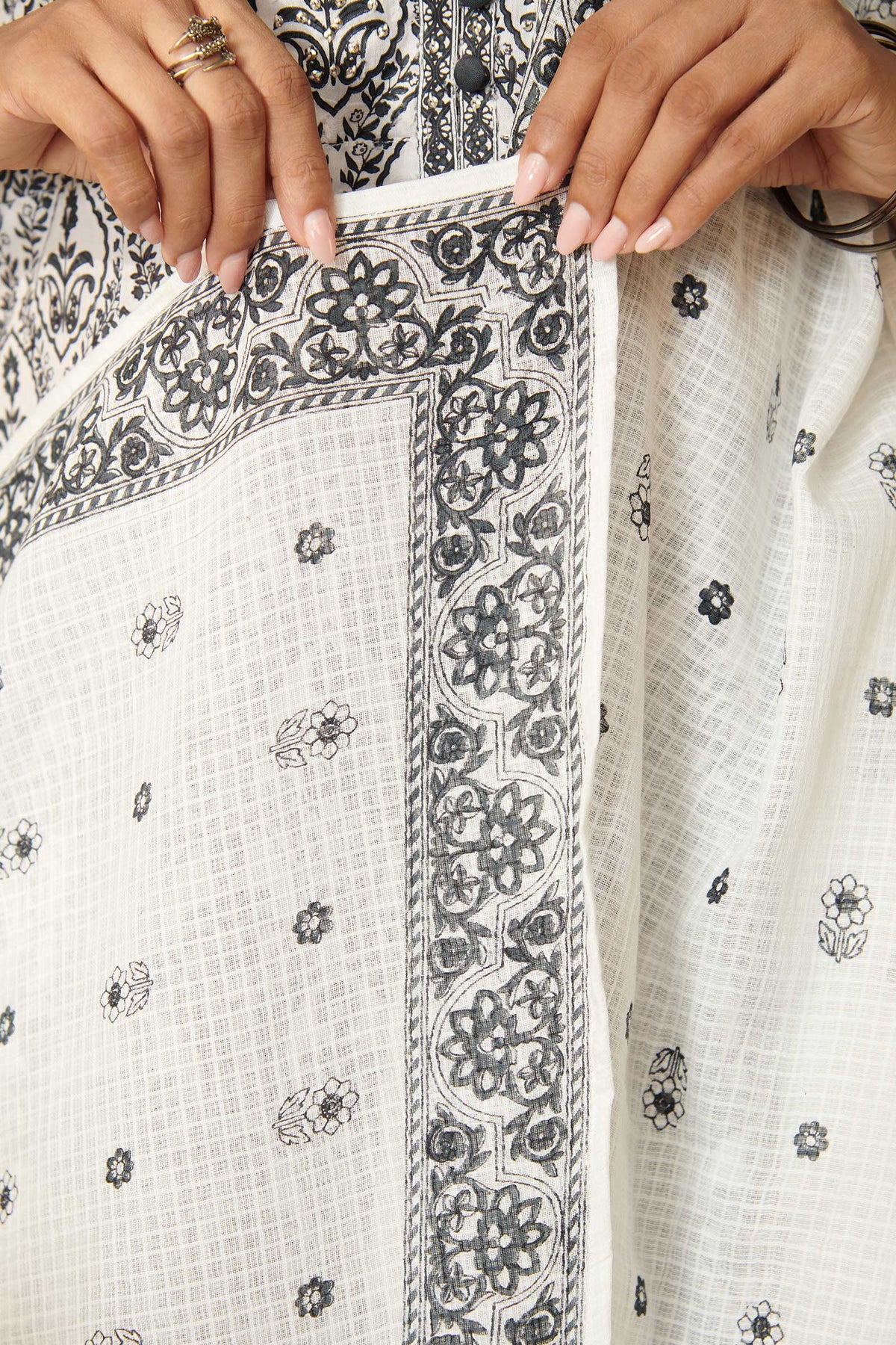 Gauhar Fareeha Sanganeri Dupatta