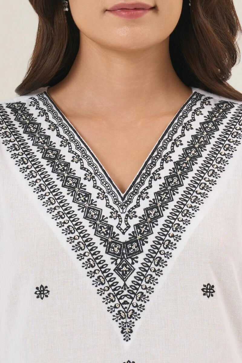 Surplus: Mehraab Nazira Kurta