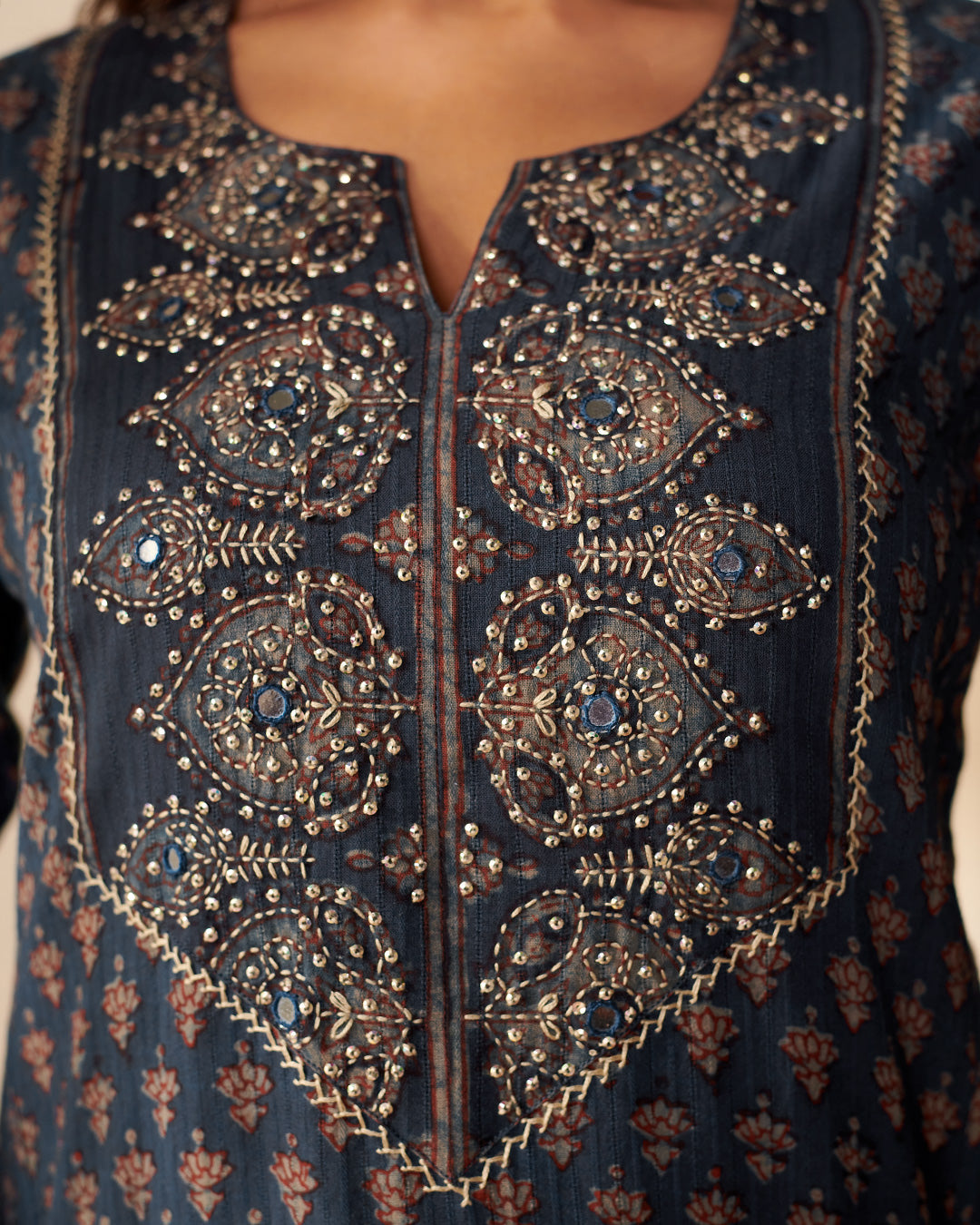 Sehra Faiza Akola Dabu Kurta
