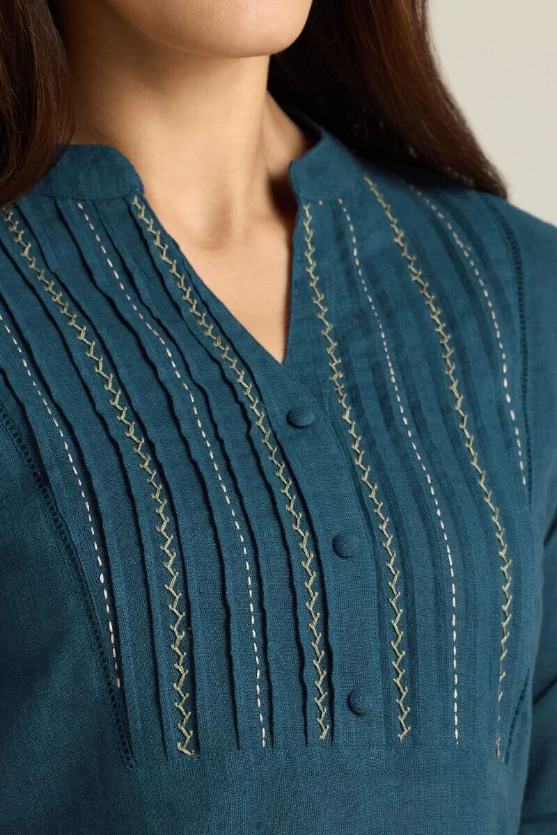 Surplus: Kashida Kiara Navy Blue Kurta