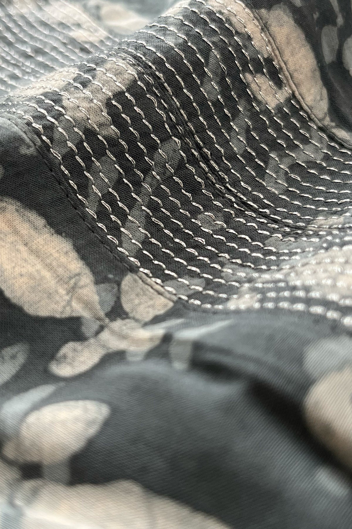 Surplus: Sehra Rasia Dabu Kurta