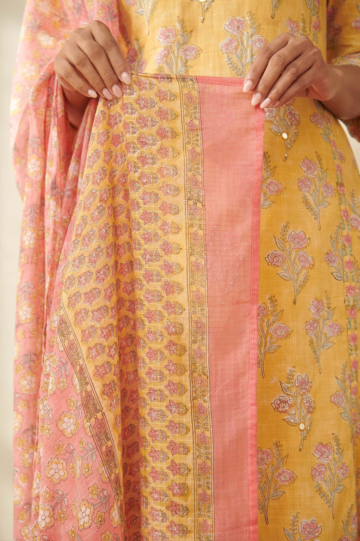 Gulraiz Suhana Sanganeri Dupatta