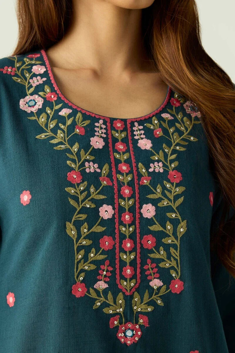 Surplus: Mehraab Maira Kurta