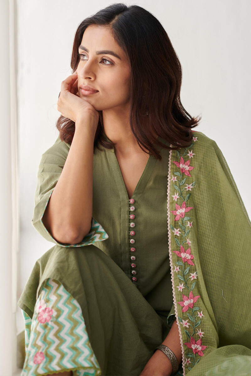 Nasrine Farah Kota Dupatta
