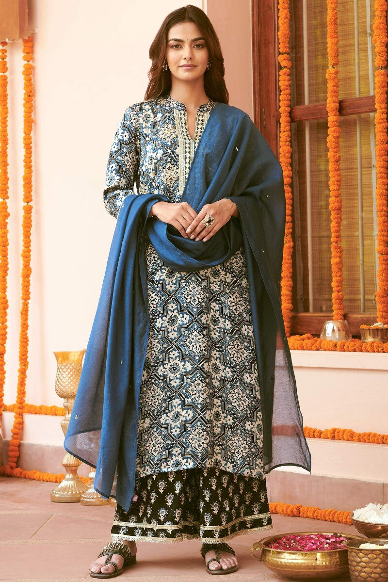 Mehrunissa Seerat Ajrak Kurta