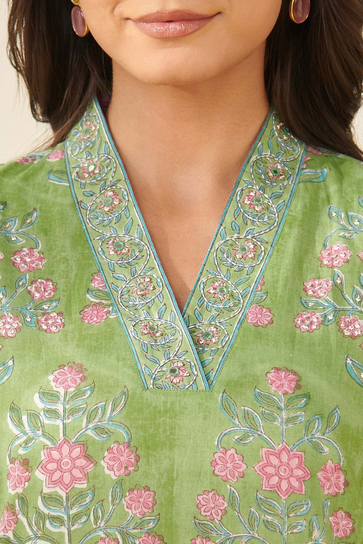 Gulbarg Mumtaz Kurta