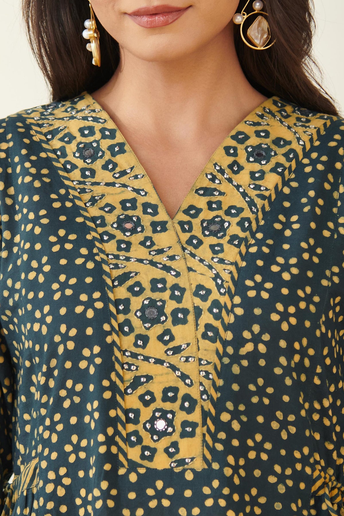 Sehra Nikhat Kurta