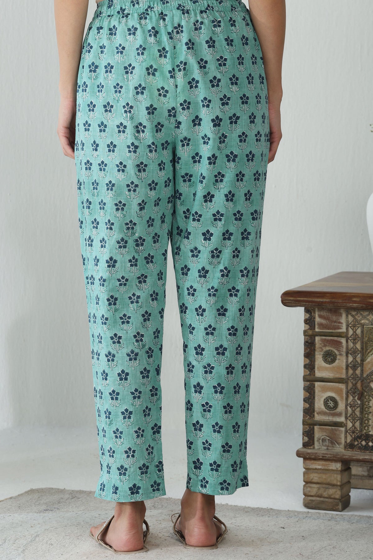 Neelofar Shaira Sanganeri Narrow Pants