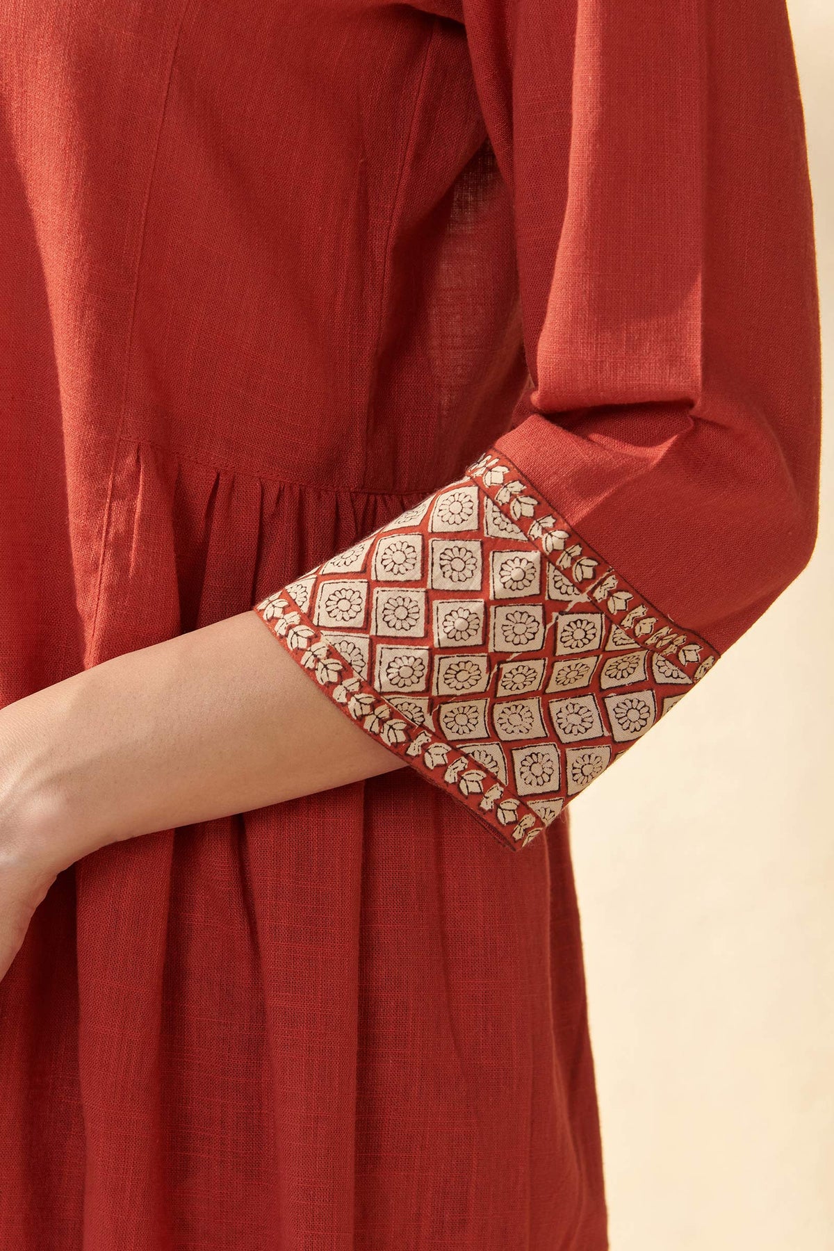 Sehra Zeinab Bagru Kurta