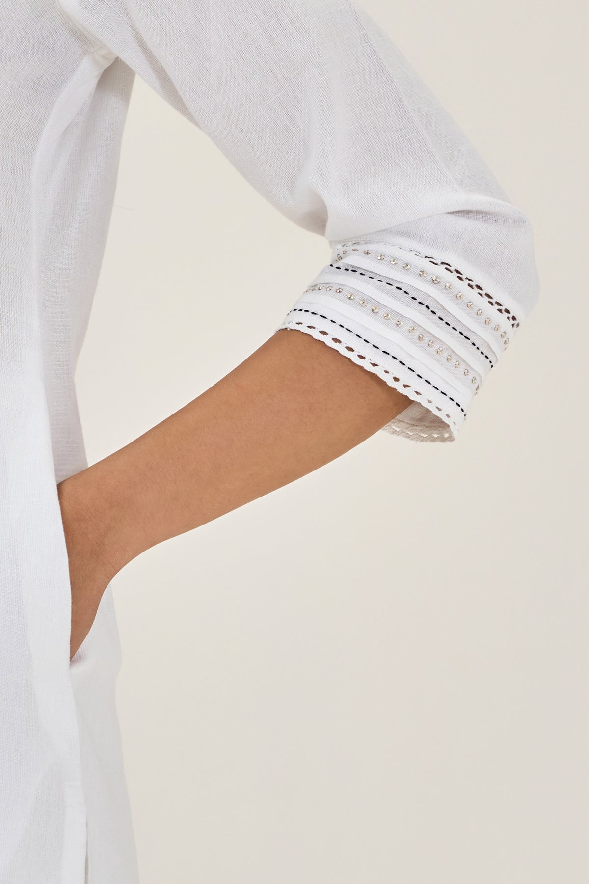Surplus: Roza Mumtaz White Kurta