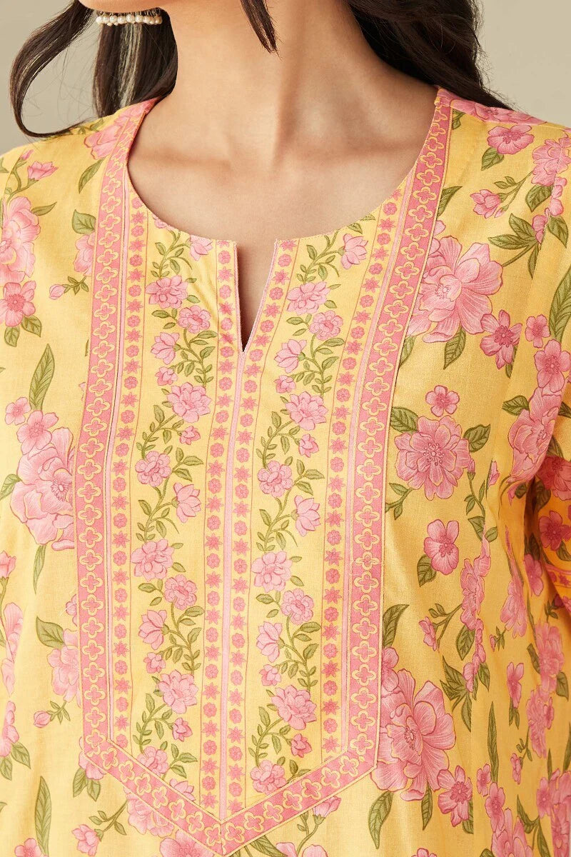 Mahnoor Saira Kaftan