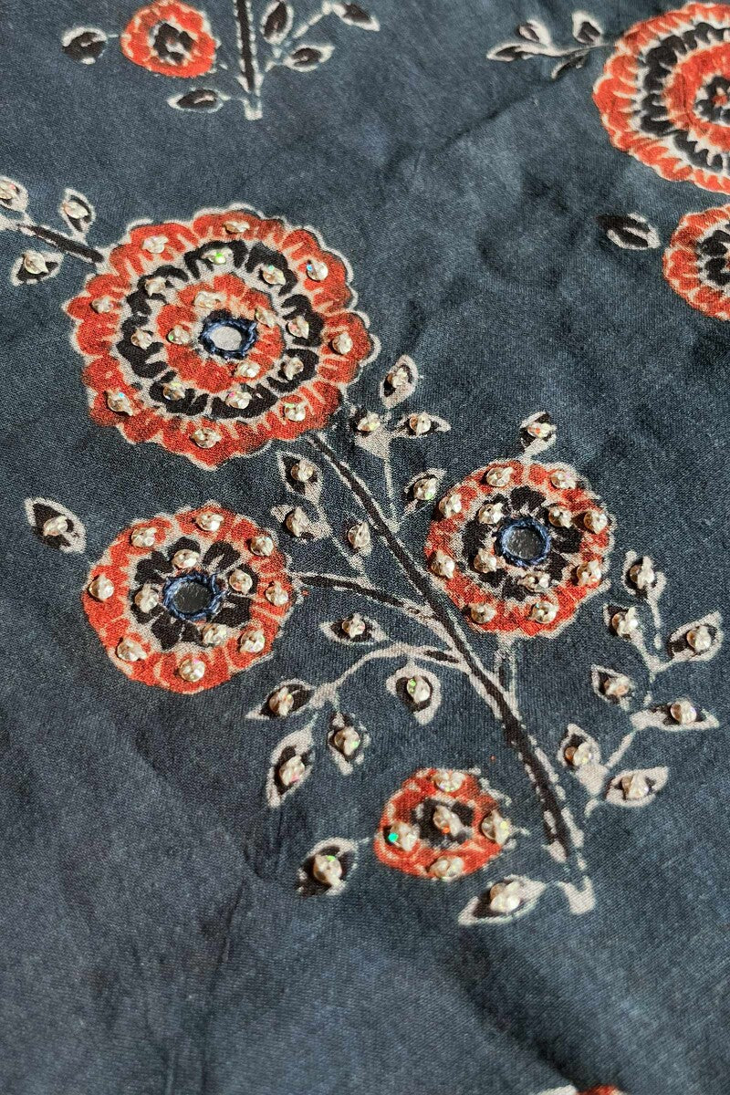 Sehra Zafina Ajrak Kurta