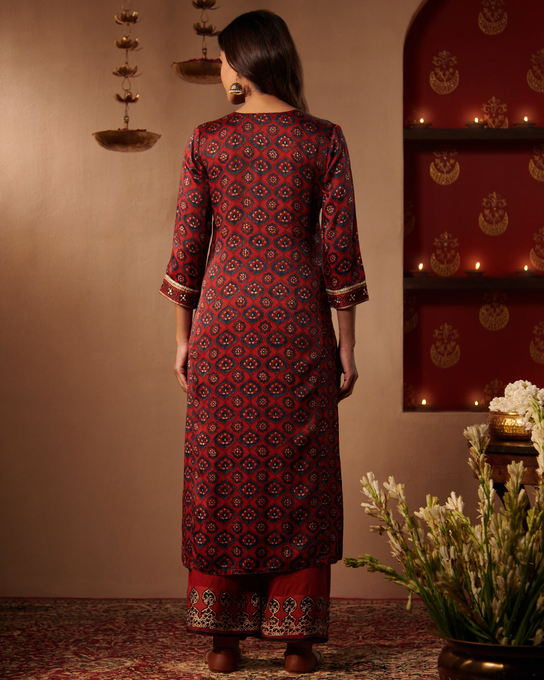 Roshanara Inaya Ajrak Kurta