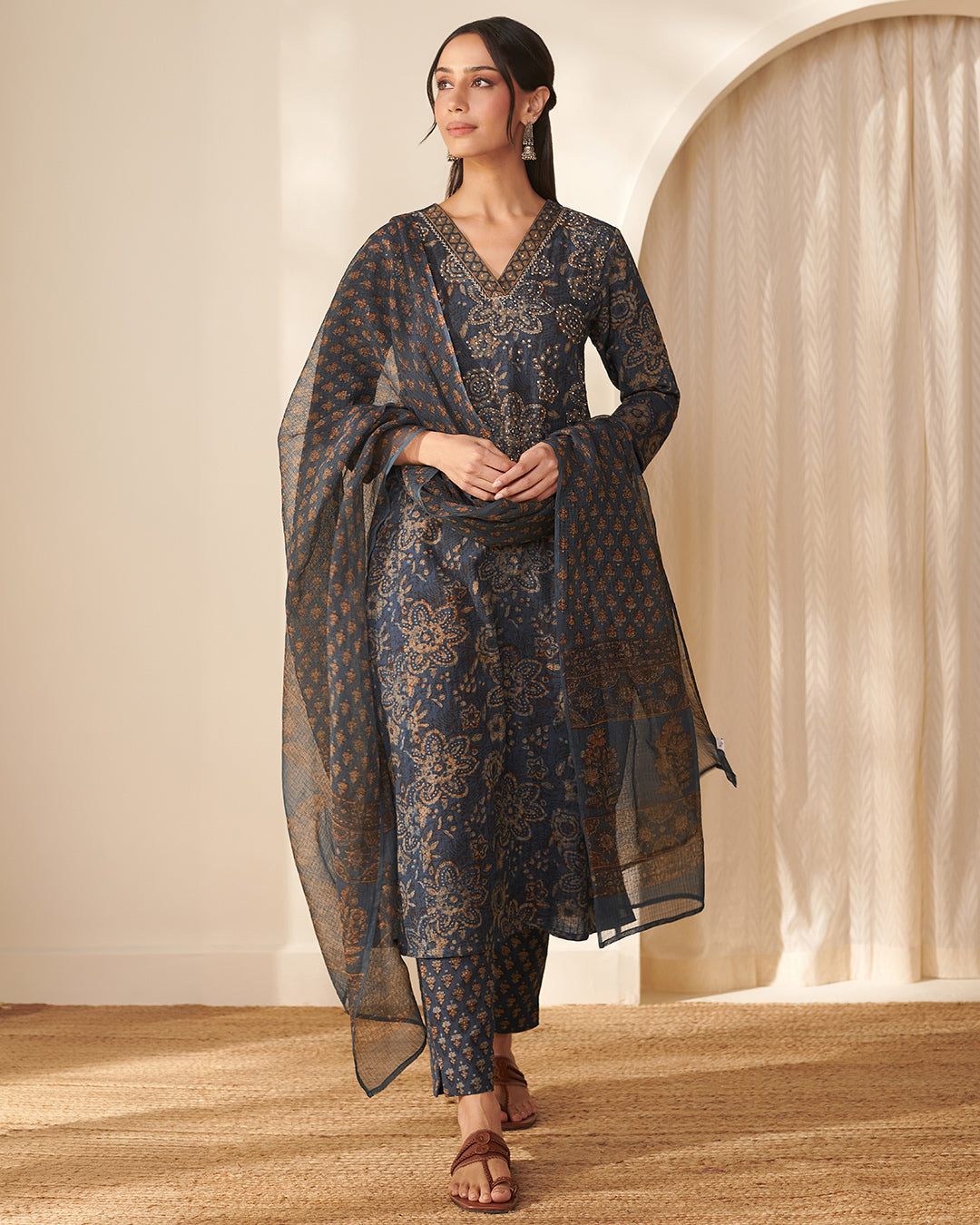 Sehra Ayesha Akola Dabu Kurta