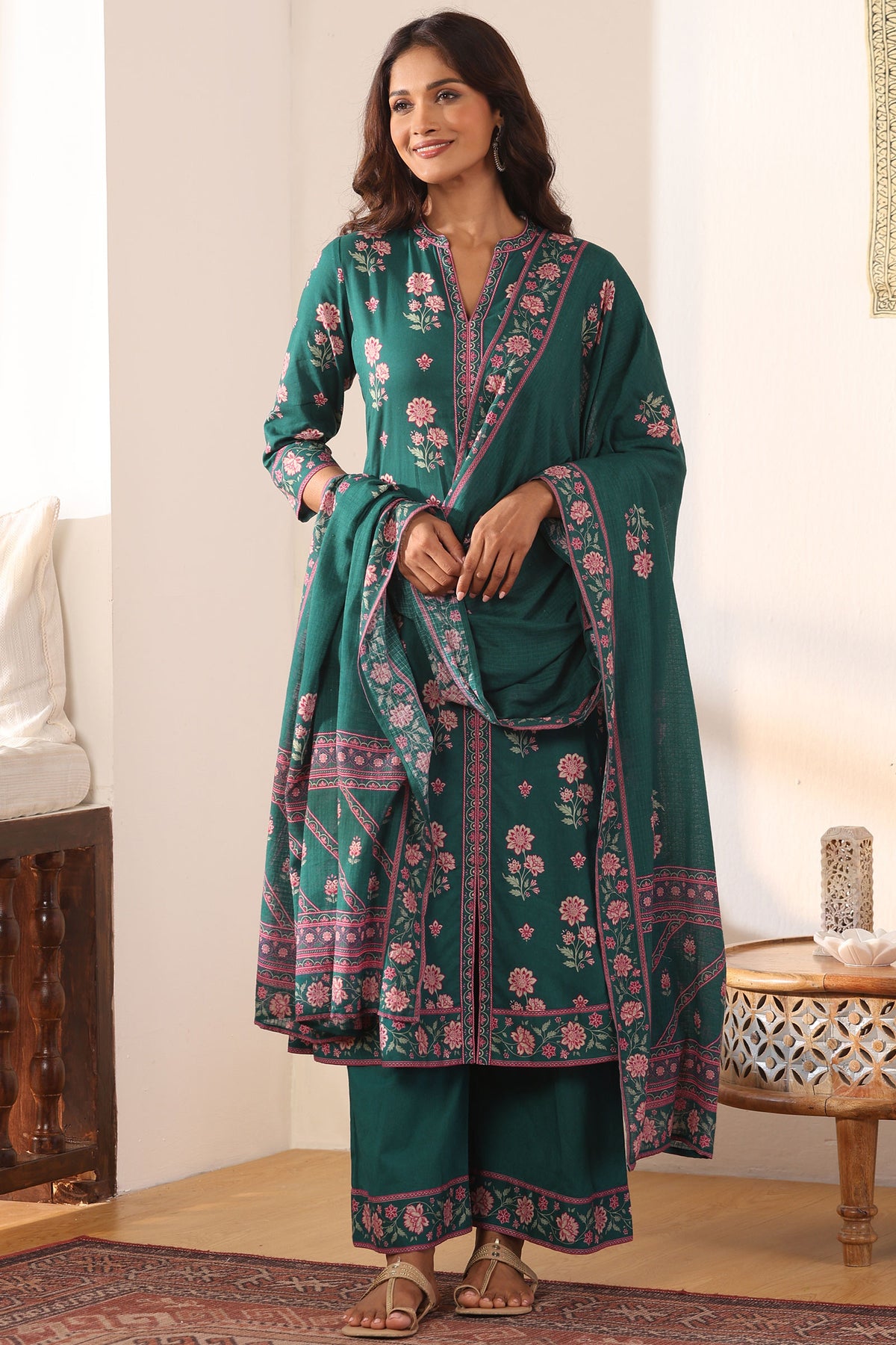 Mehreen Mahira Kurta