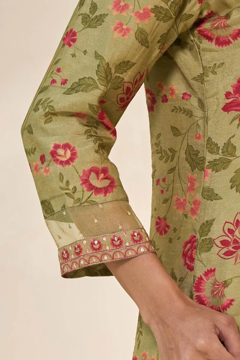 Surplus: Mehrunissa Zehna Kurta
