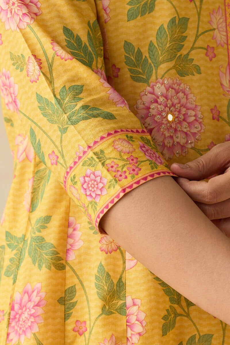 Surplus: Meher Saima Kurta