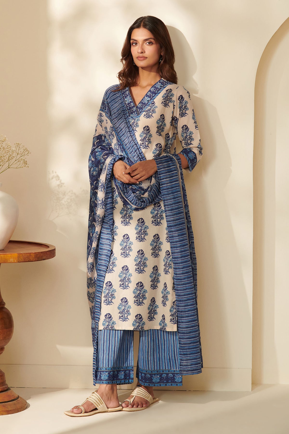 Neelofar Naimat Sanganeri Kurta