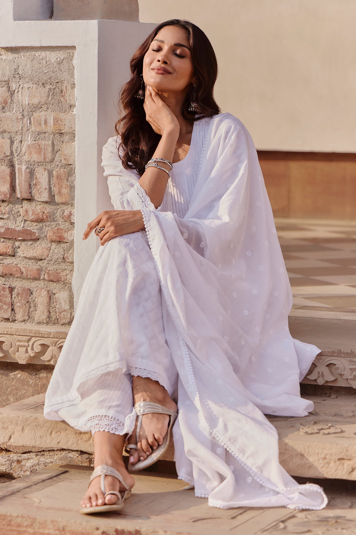 Raahat Naadiya White Kurta