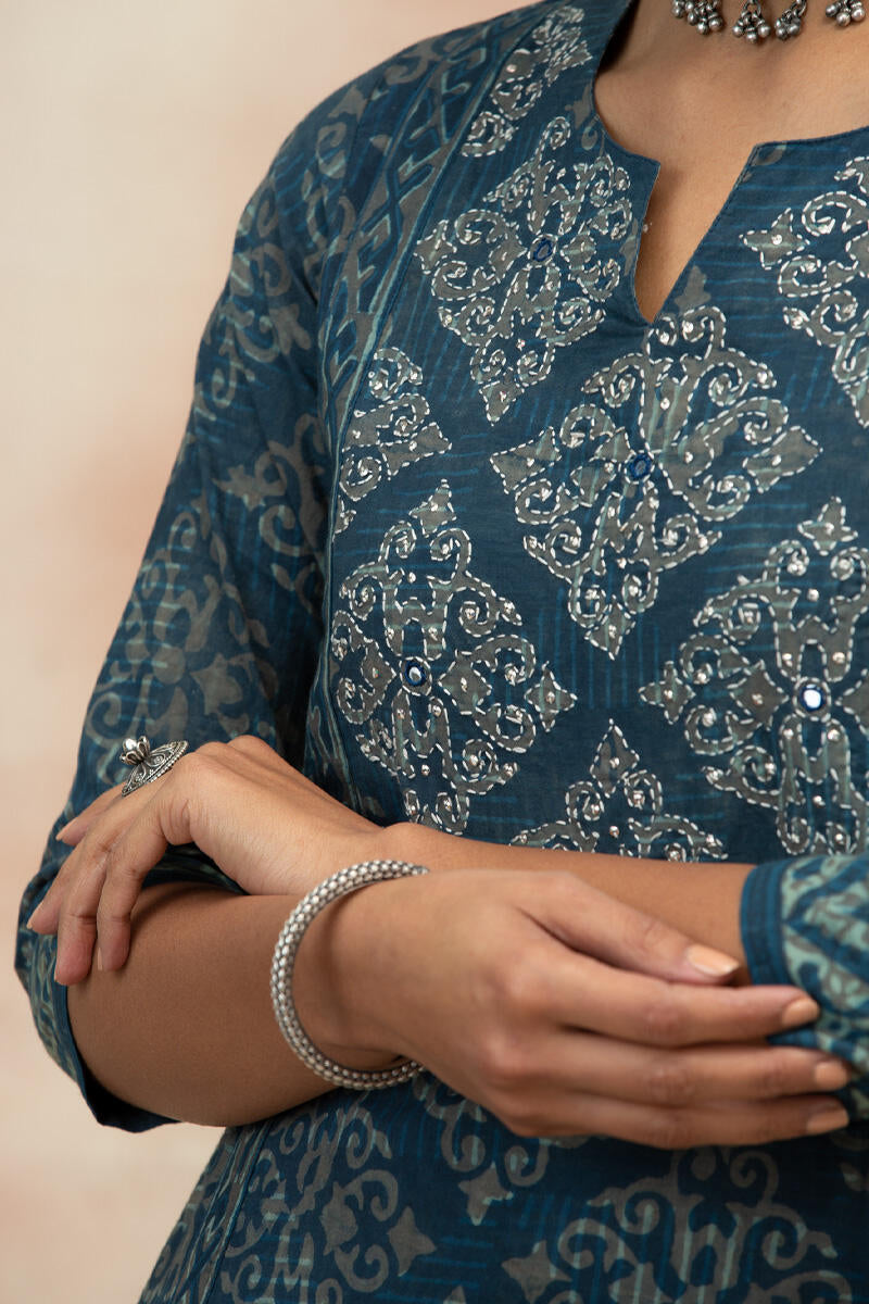 Rehnuma Afreen Kurta