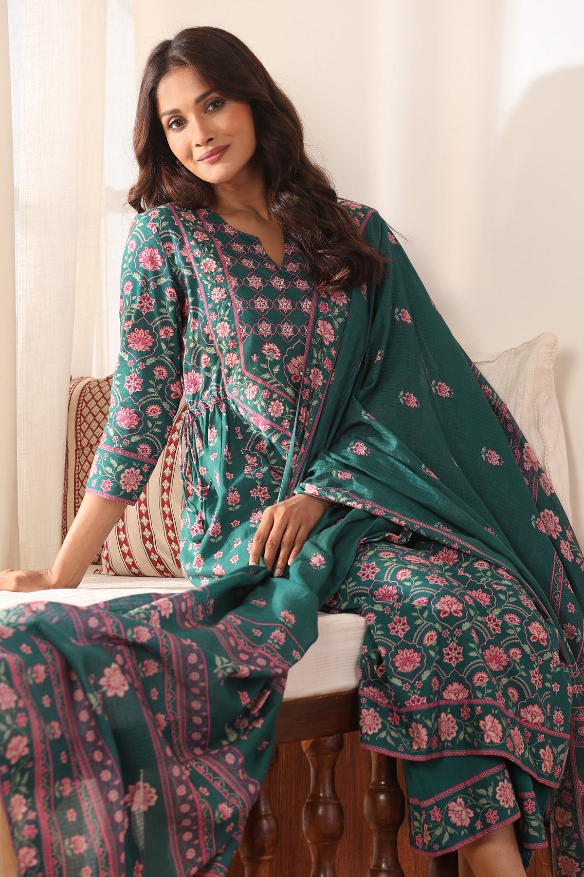 Mehreen Inaaya Kurta