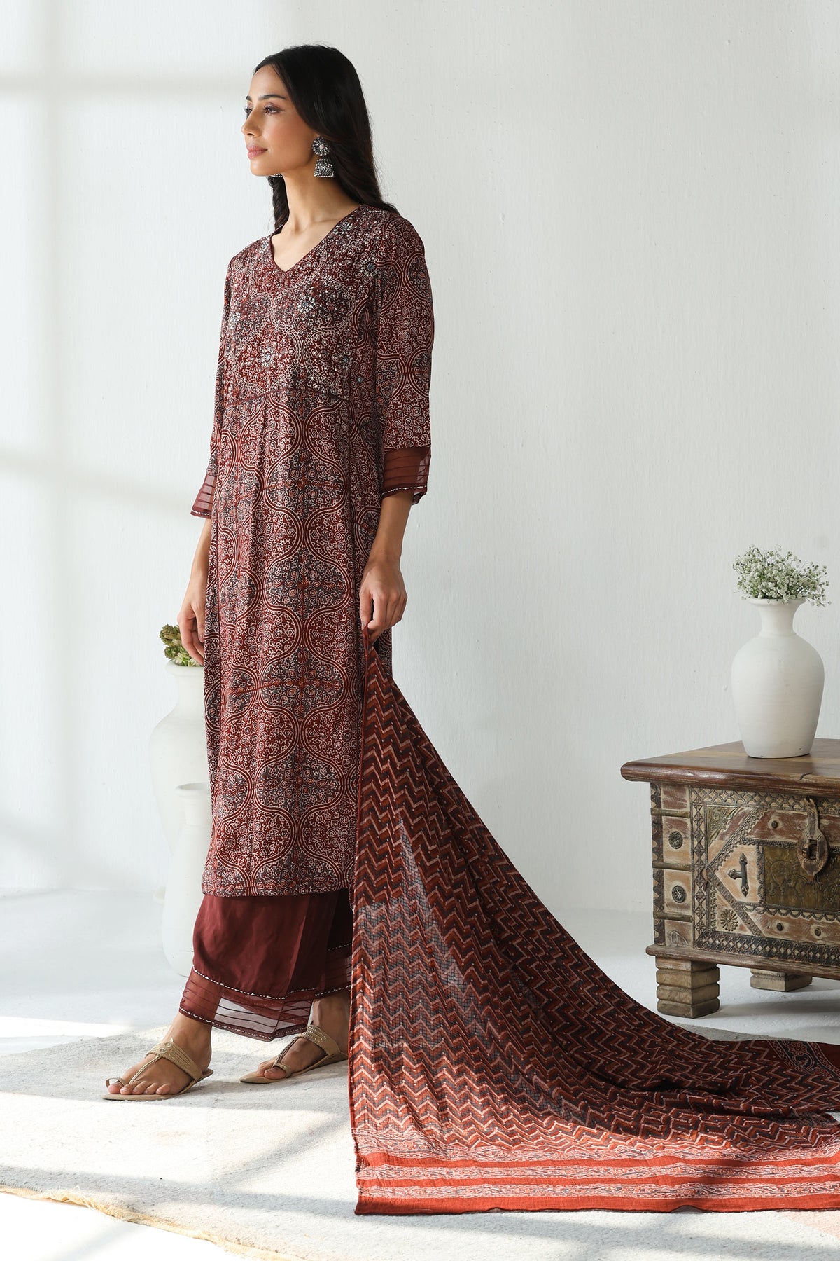 Zubeida Sareen Ajrak Modal Kurta
