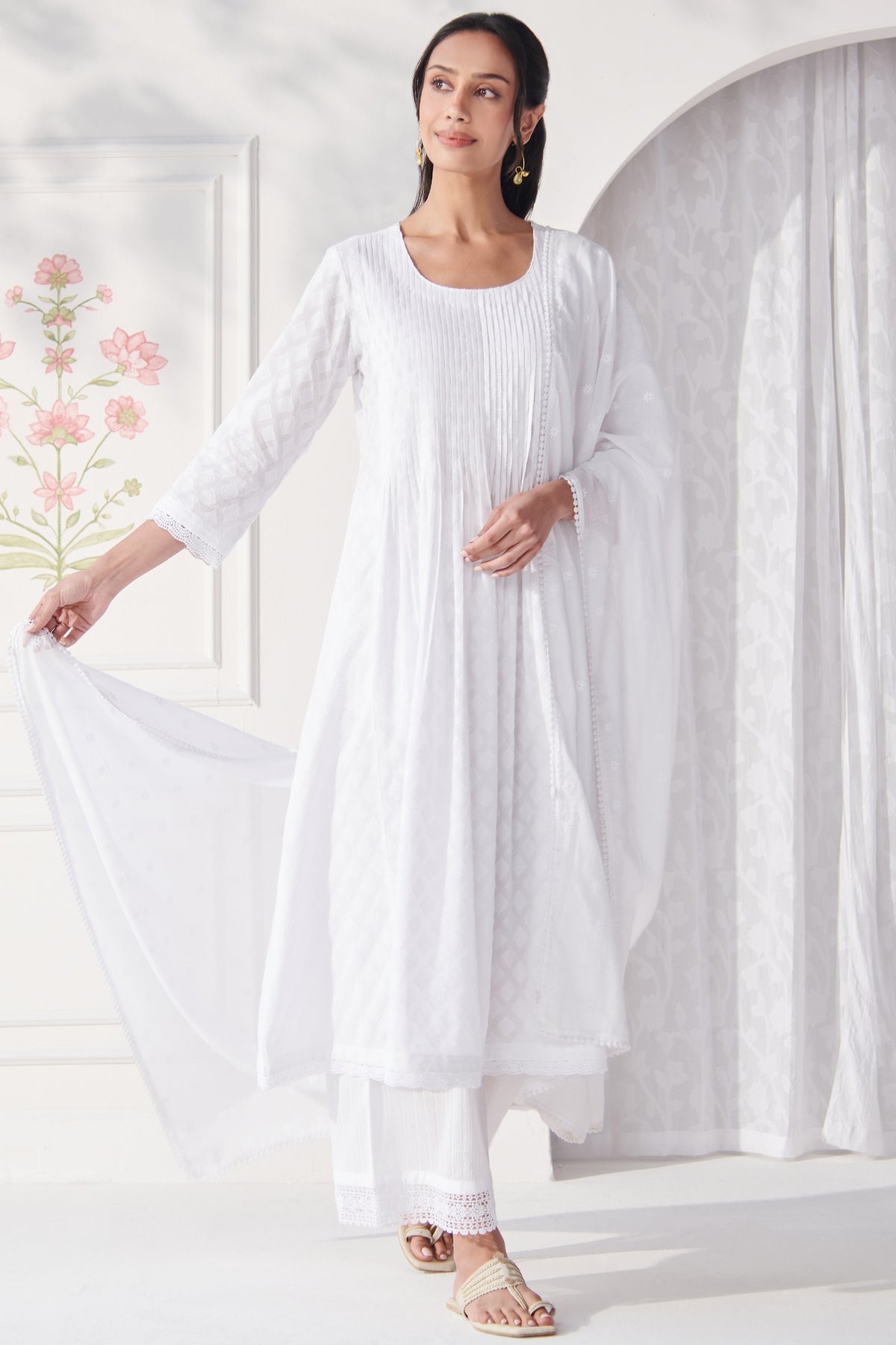 Raahat Naadiya White Kurta