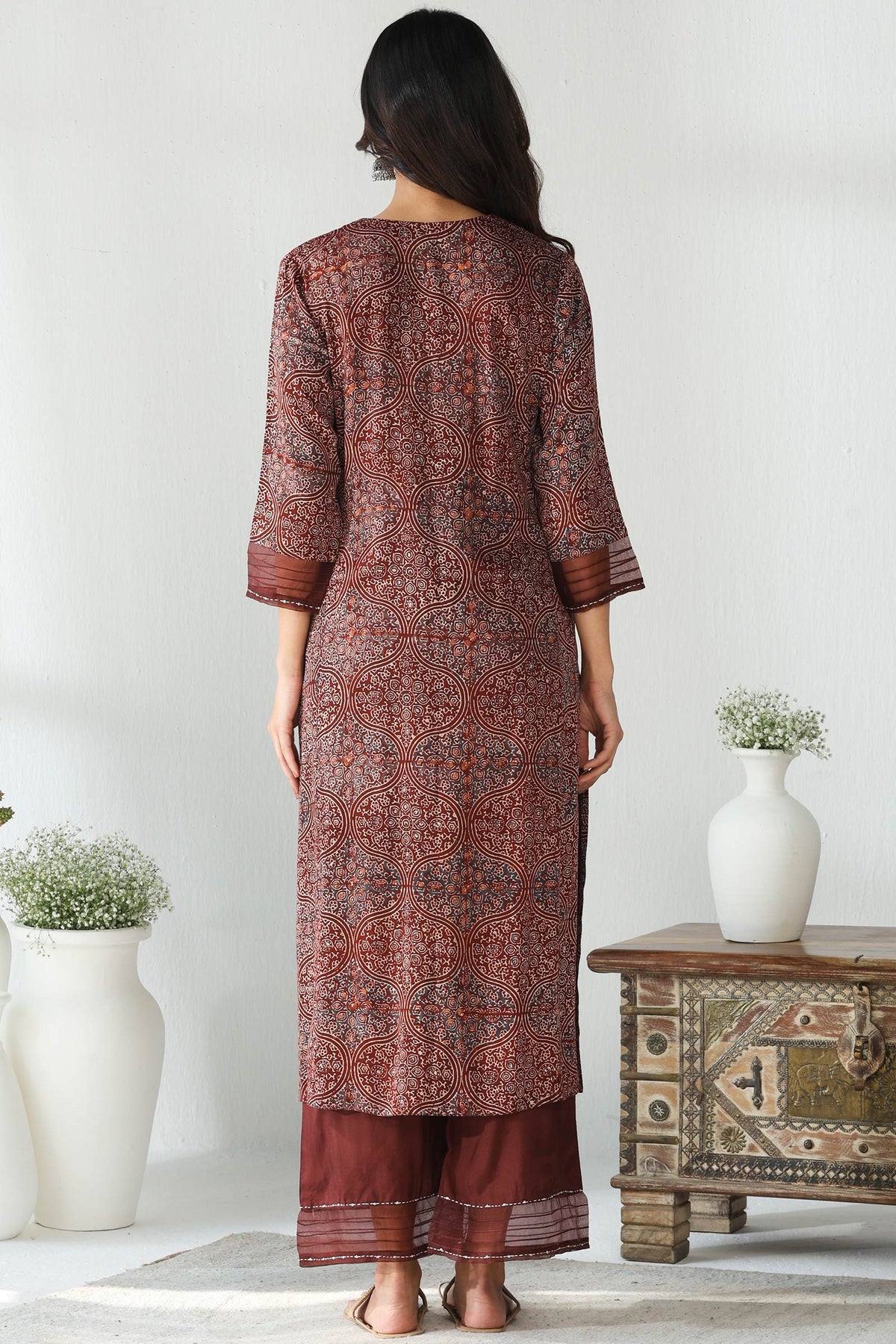 Zubeida Sareen Ajrak Modal Kurta