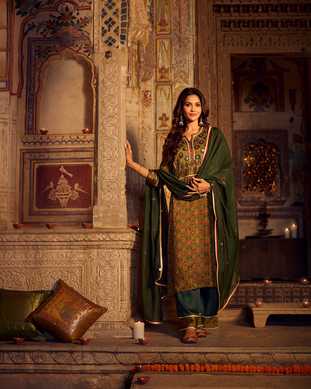 Roshanara Zareen Ajrak Kurta