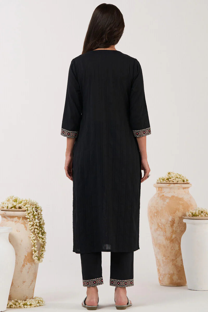 Surplus: Mehraab Aliza Kurta