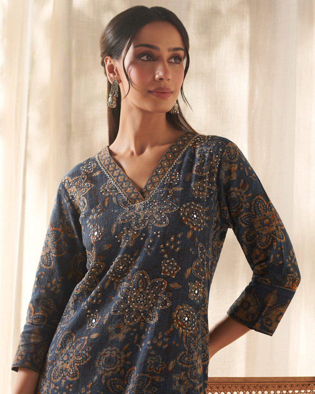 Sehra Ayesha Akola Dabu Kurta