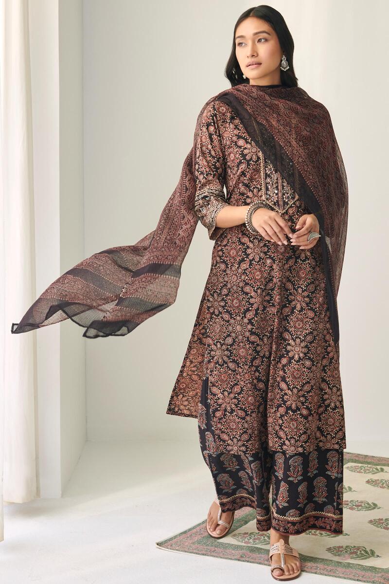 Sehra Farheen Ajrak Dupatta