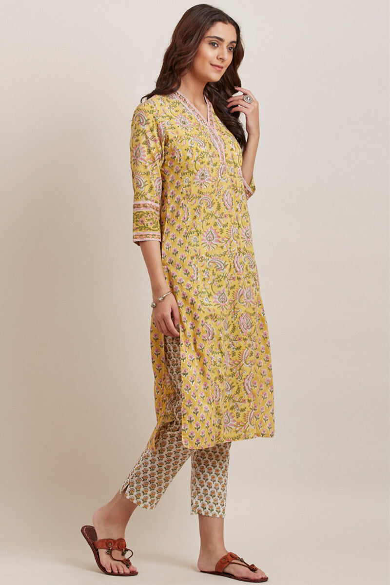 Gauhar Nida Kurta