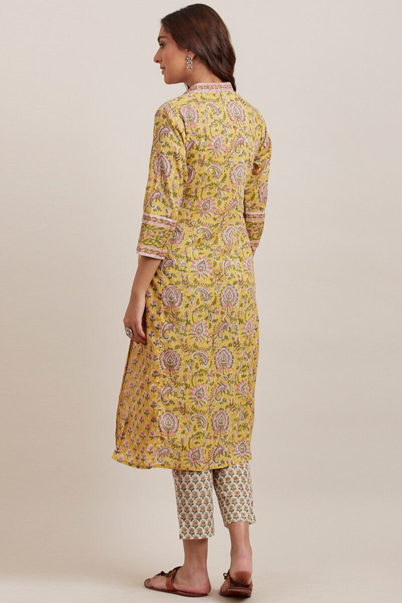 Gauhar Nida Kurta